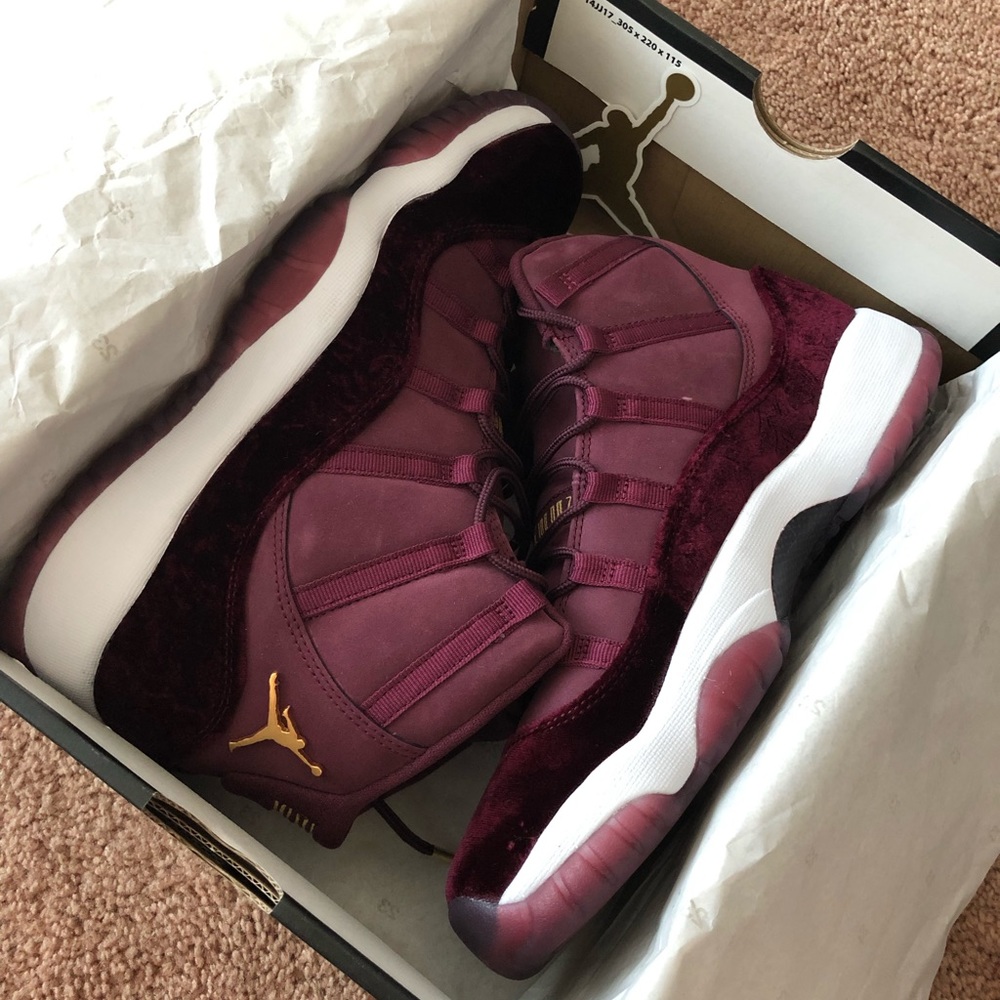 Air Jordan retro 11 red velvet